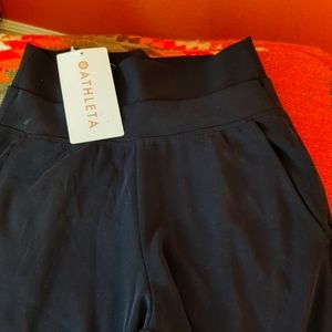 Athleta NWT Seasoft pant